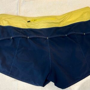 Lululemon Speed up Navy & yellow athletic shorts sz 10 2.5” inseam low rise